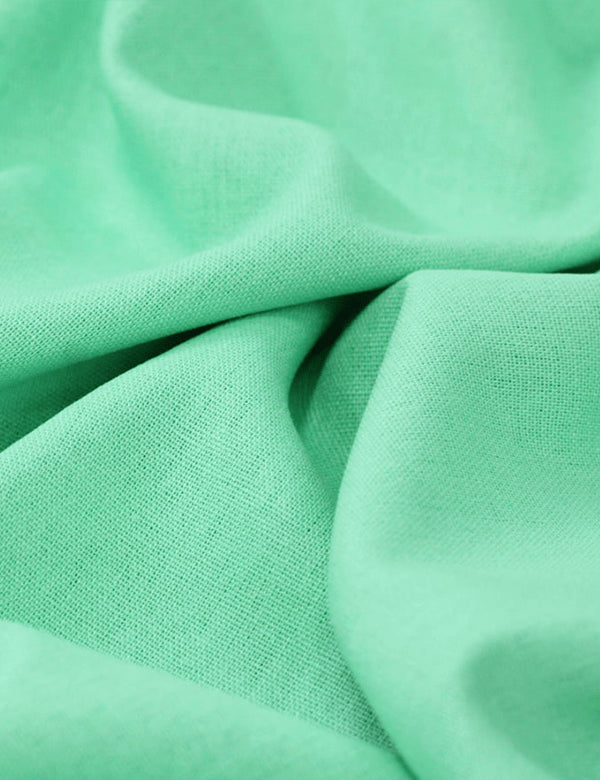 Detalhe do Tecido Linho Com Viscose Liso Premium - Maresias - 28% Linho 68% Viscose 4% Fibras Diversas - Largura 1,35m - MILFIOS Tecidos