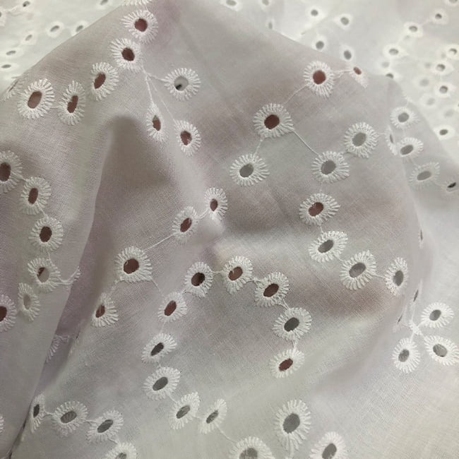 Tecido Laise Bordado 19 - Branco off white - 100% Algodão - Milfios Tecidos
