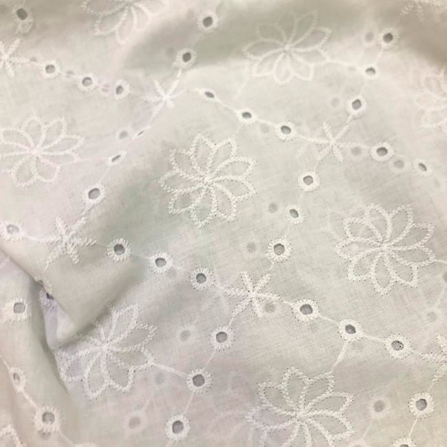 Tecido Laise Bordado 30 - Branco - 100% Algodão - Milfios Tecidos