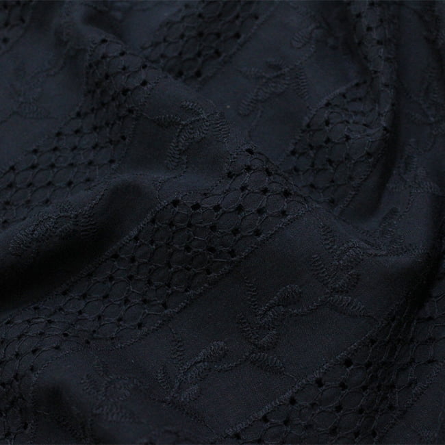 Tecido Laise Bordado 01 - Preto - 100% Algodão - Milfios Tecidos