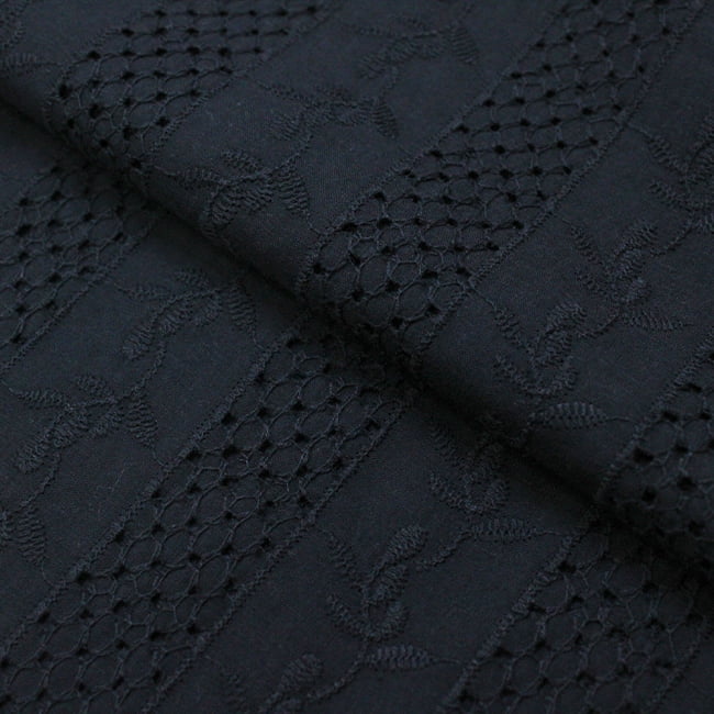 Tecido Laise Bordado 01 - Preto - 100% Algodão - Milfios Tecidos