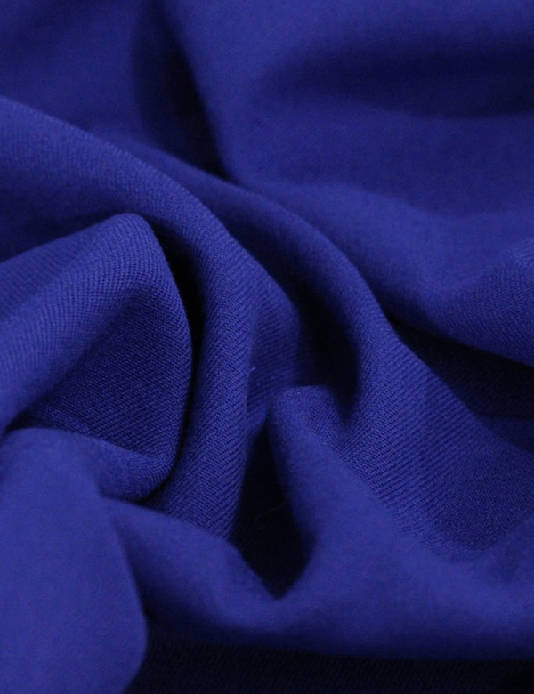 Detalhe do Tecido Viscose Lisa Sarjada Premium - Azul Royal - 100% Viscose - Largura 1,45m - Milfios Tecidos