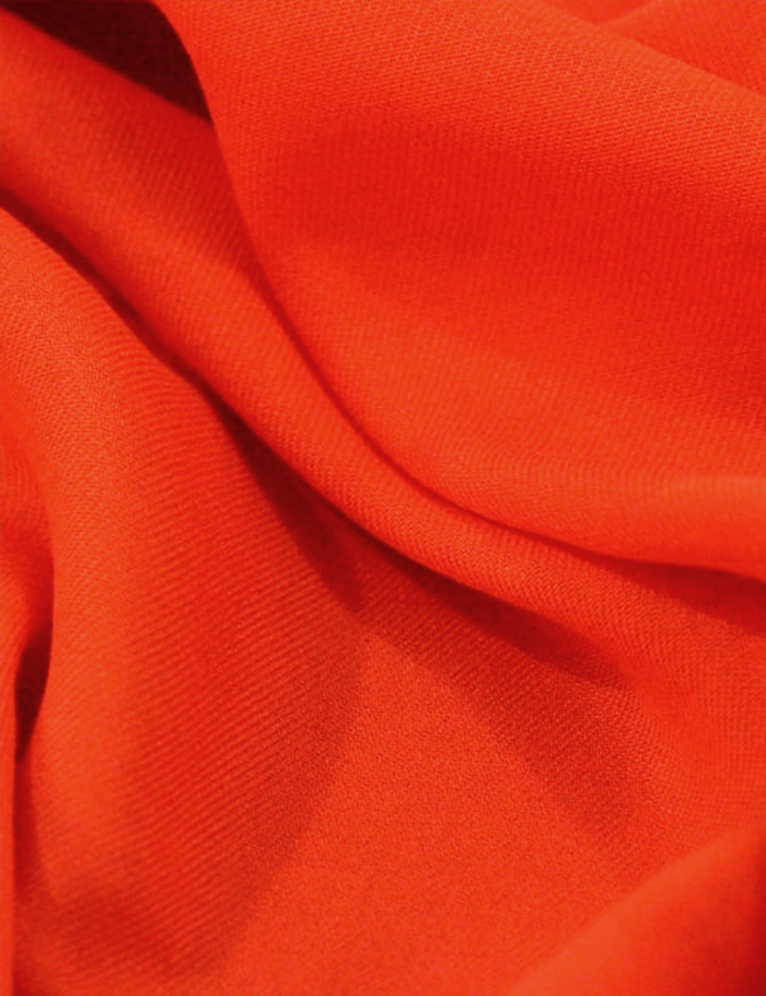 Detalhe do Tecido Viscose Lisa Sarjada Premium - Orange Vita - 100% Viscose - Largura 1,45m - Milfios Tecidos
